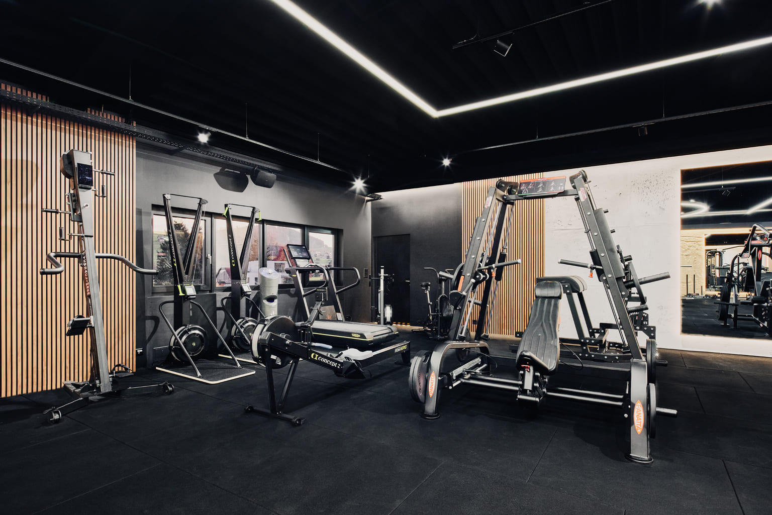 SportCenter Leuholz R5 9225 8000px Gerry Pacher.jpg