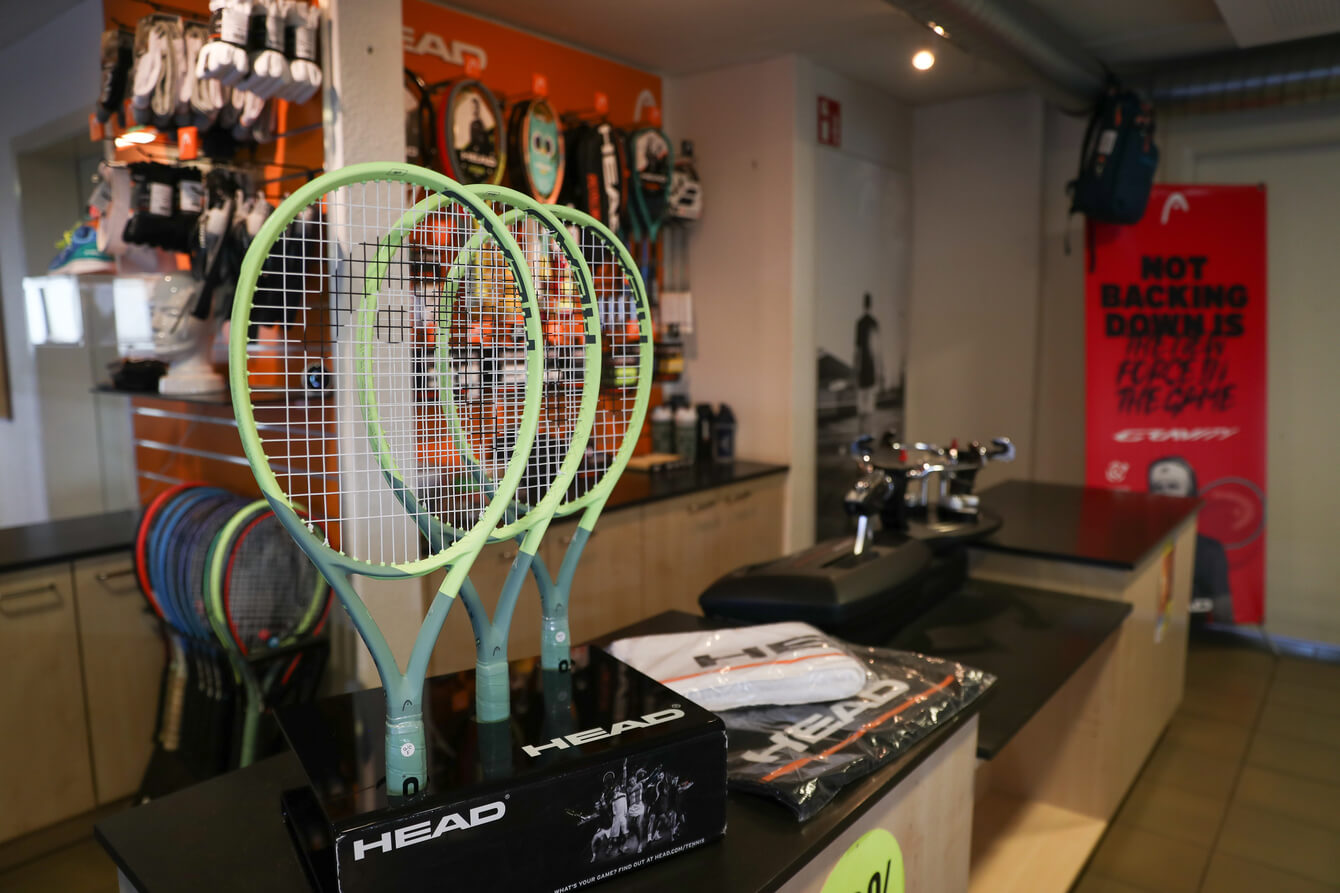 Tennis Shop 01